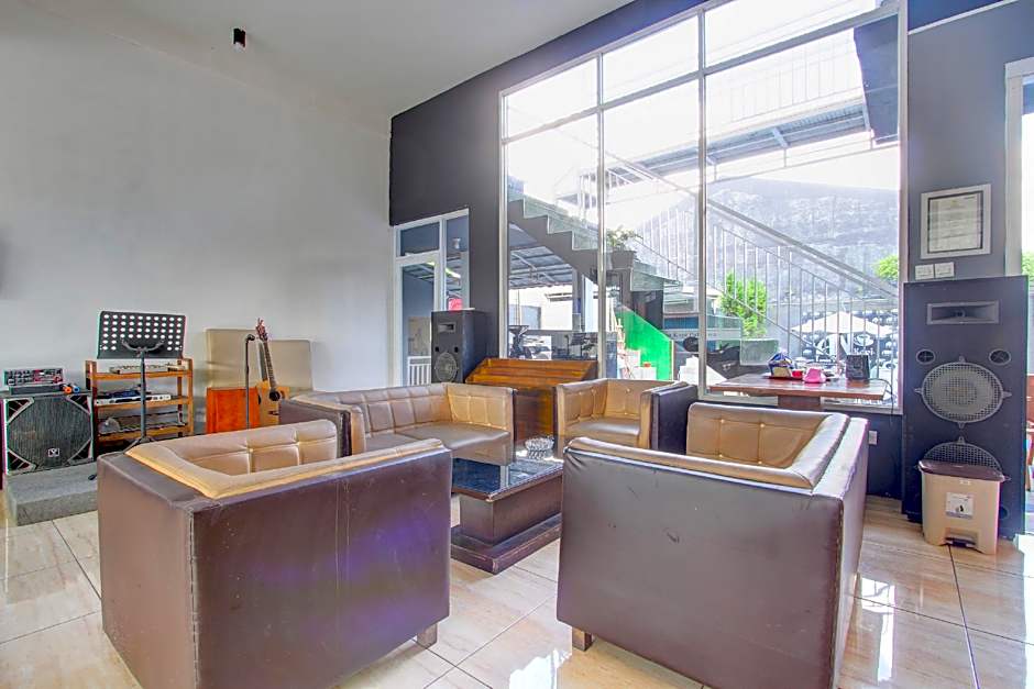 Hotel O Wonosobo Bunkbed