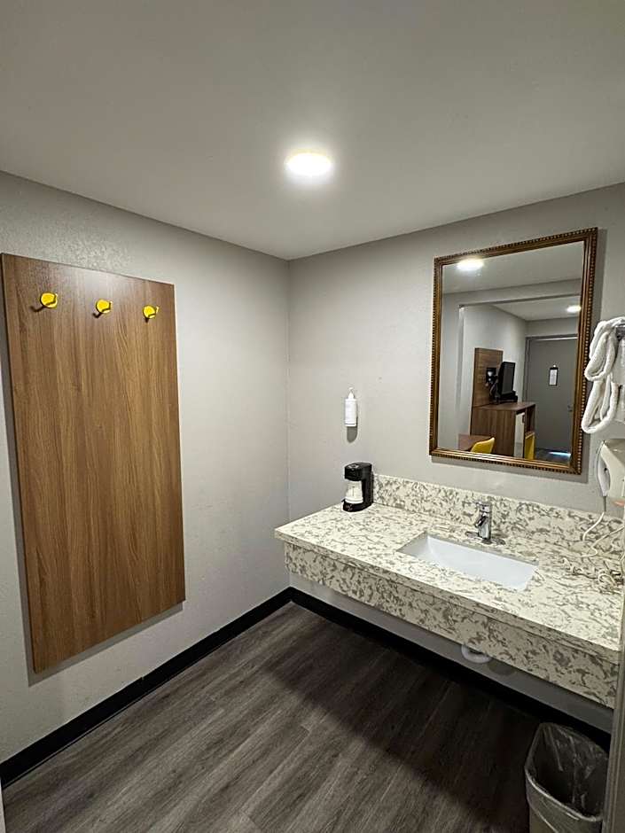 Days Inn by Wyndham Barstow