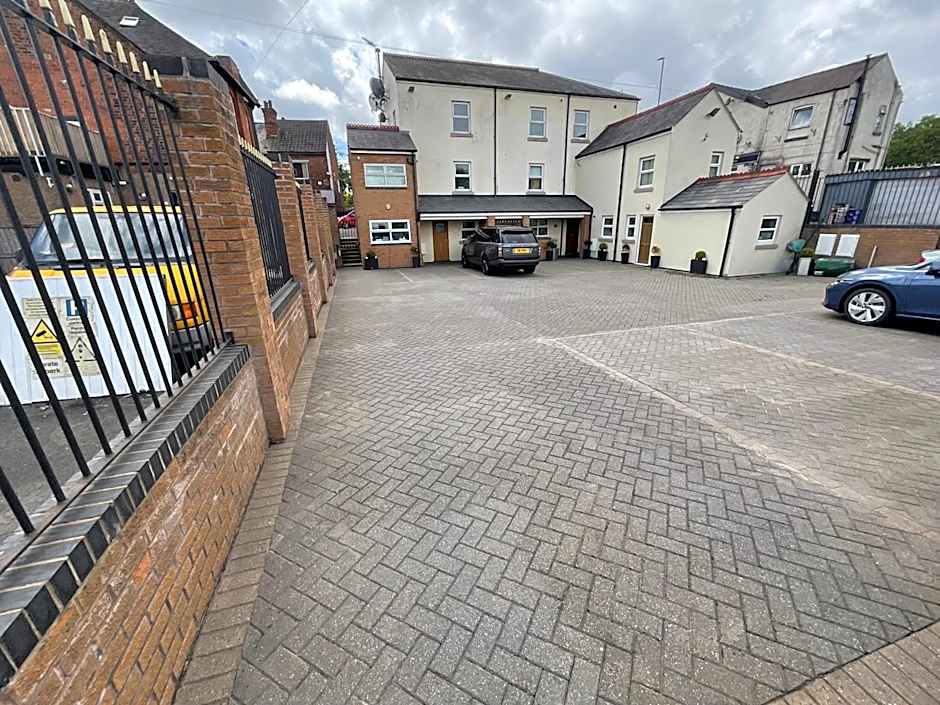 Earle House Serviced Apartments