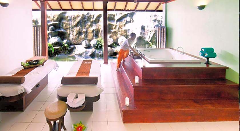 Adaaran Prestige Water Villas – 24hrs Dine around Premium All inclusive 