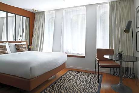 Bobo Room with Garden or City View