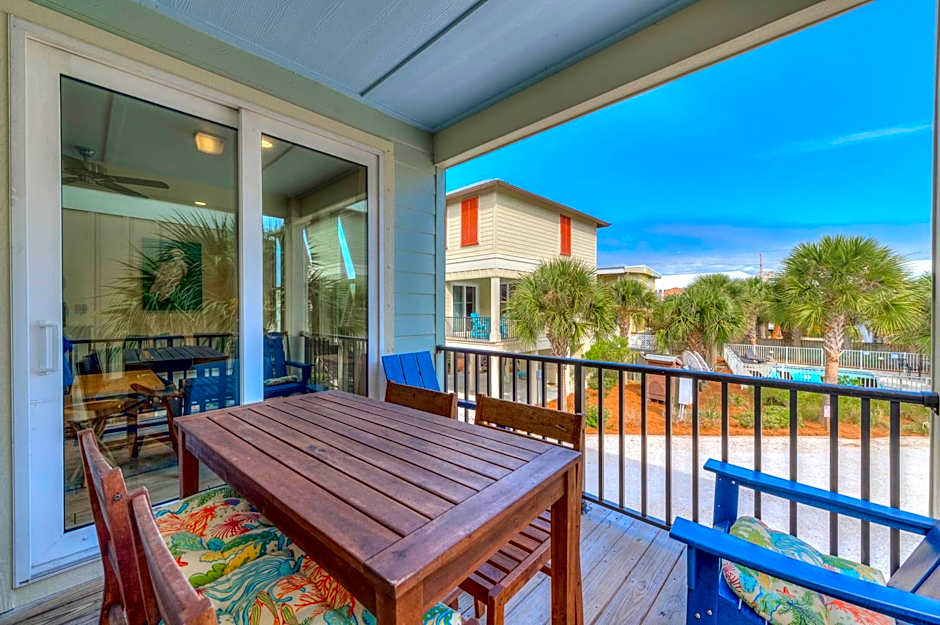 TRUE BLUE-Coastal cottage-3 min walk to beach! POOL!