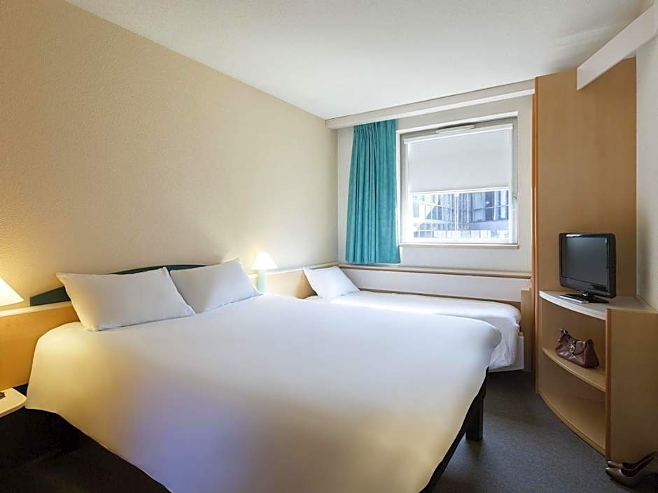 ibis Lyon Est Bron