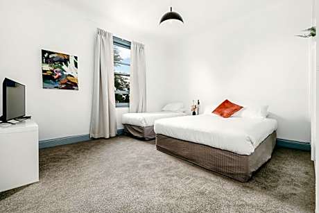 Double Room with Extra Bed and Shared Bathroom