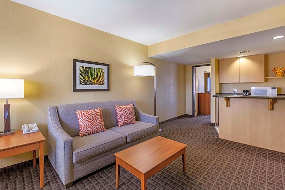 Best Western Plus Scottsdale Thunderbird Suites