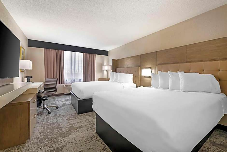 Brooklyn Center Hotel & Conference Center