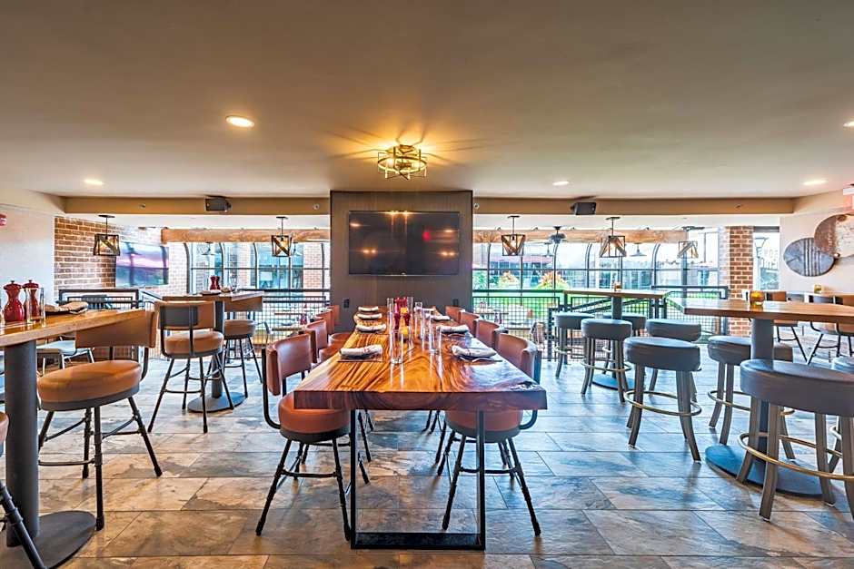 DoubleTree by Hilton McLean Tysons