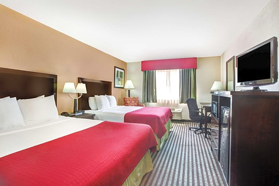 Baymont by Wyndham Dallas/ Love Field