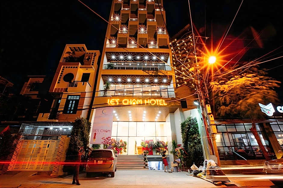Le's Cham Hotel