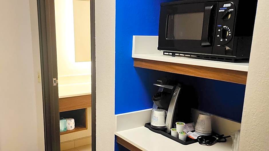 Holiday Inn Express Hotel & Suites Chicago South Lansing By IHG