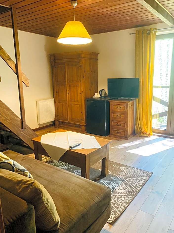 Modryna - Modrzewiowy Dom