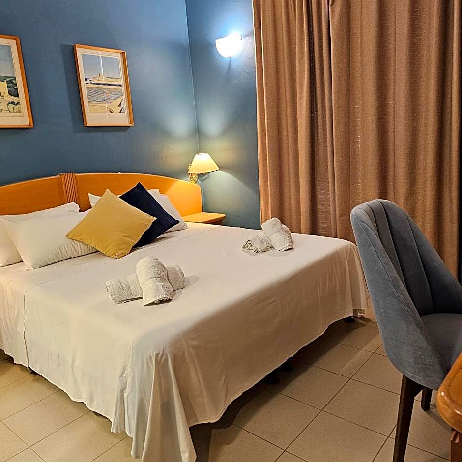 La Playa Hotel