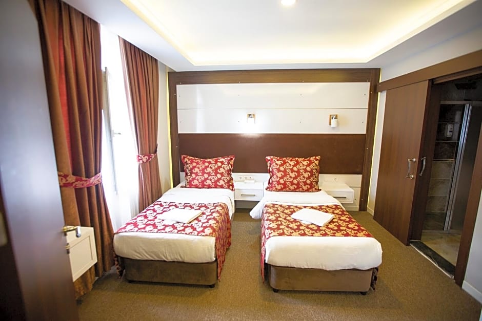 Royal Life Exclusive