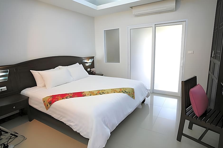 Samui First House Hotel