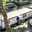 Amsterdam-Houseboat-Amstel