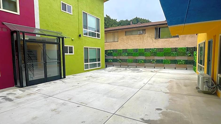 Quintessence ApartHotel