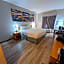 Days Inn & Suites by Wyndham Castle Rock