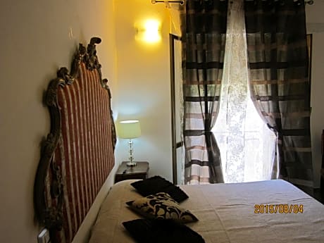 One-Bedroom Apartment with Balcony