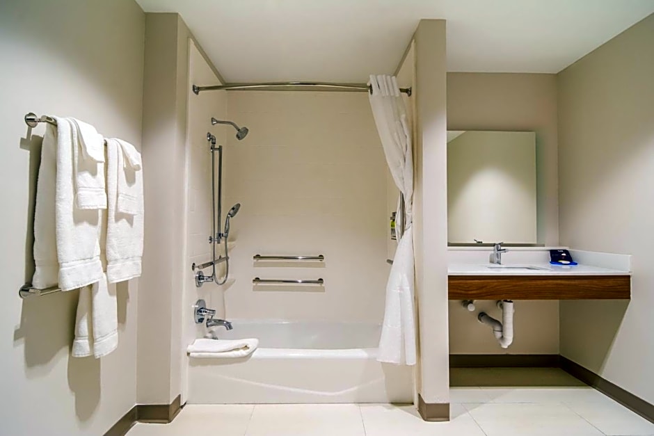 Holiday Inn Express and Suites Asheboro By IHG