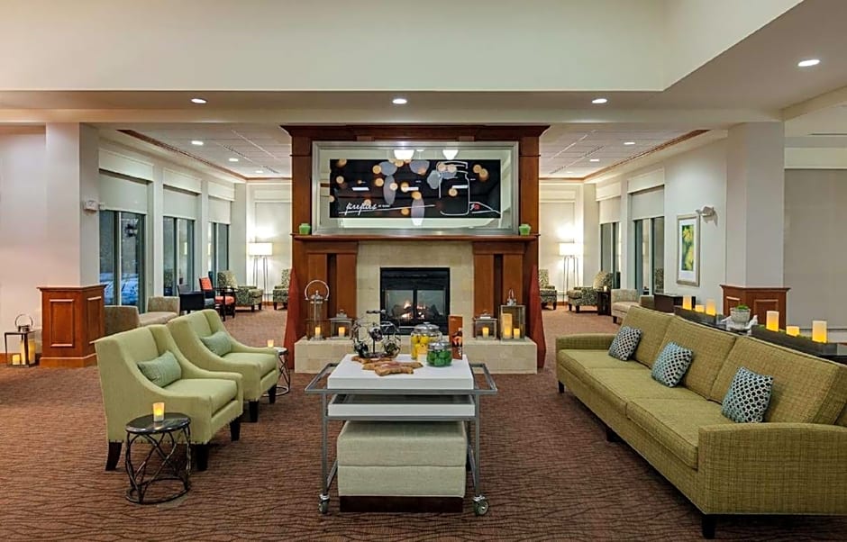 Hilton Garden Inn Lake Forest Mettawa