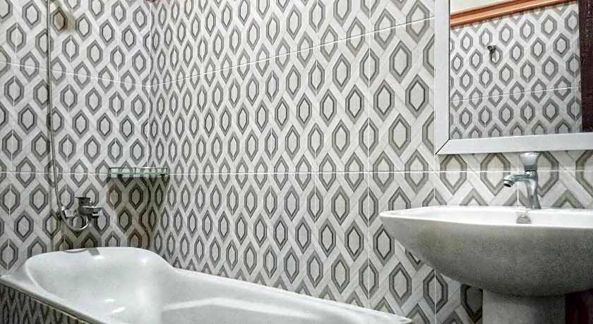 Urbanview Hotel Rifal Home Tegal