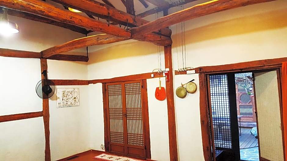In-Yeon Hanok Guesthouse