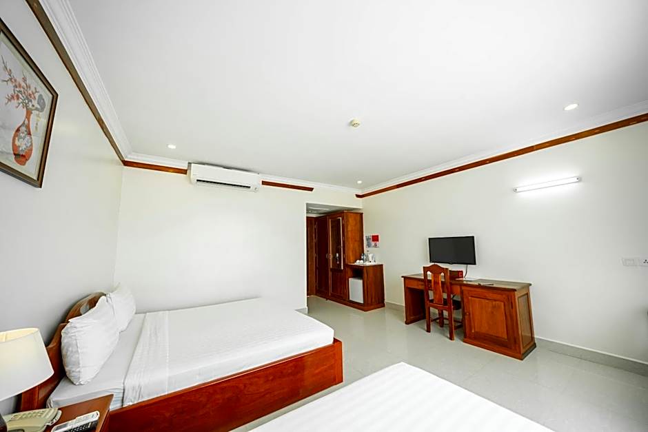 Pursat Riverside Hotel & Spa