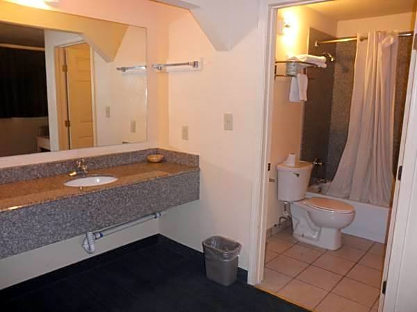 Rodeway Inn & Suites New Orleans East