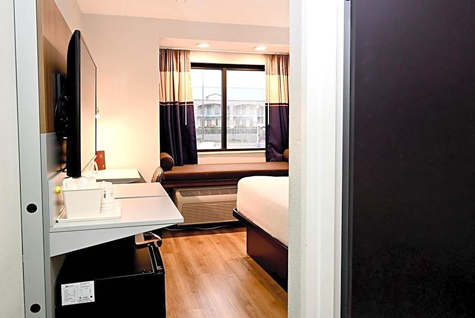 Microtel Inn & Suites by Wyndham Murfreesboro
