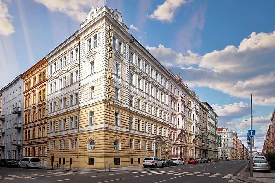 Alqush Downtown Hotel