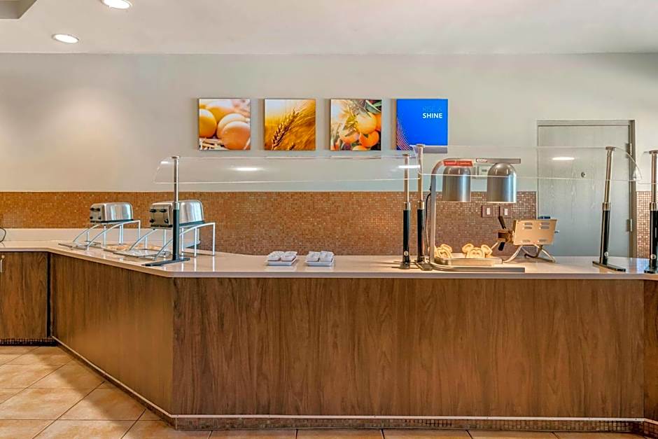 Comfort Suites Maingate East At Old Town