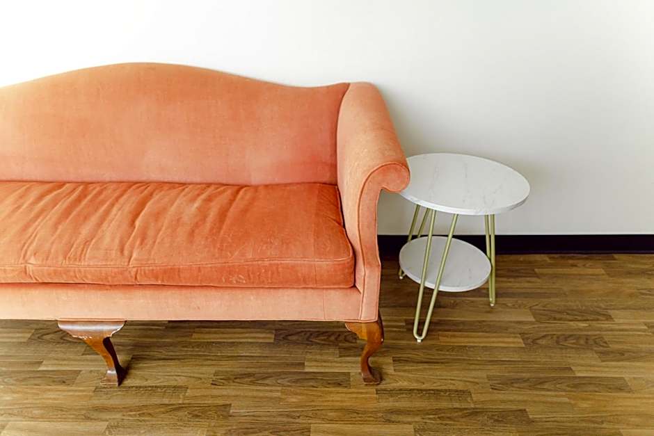 The Tangerine Motel