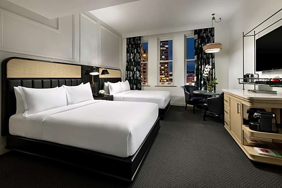 The Candler Hotel Atlanta, Curio Collection by Hilton