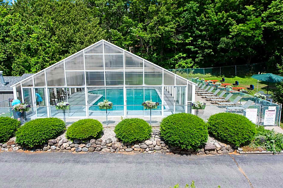 Adirondack Retreat Inn & Suites