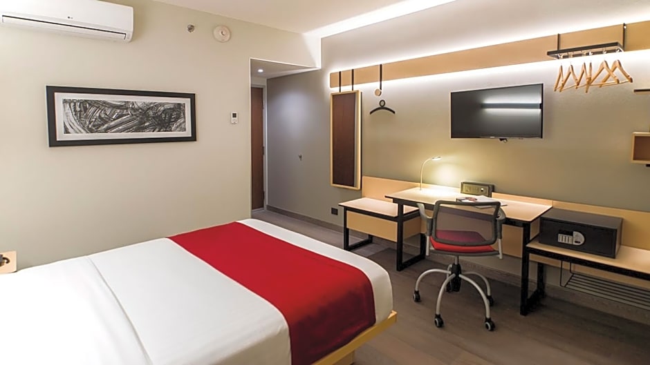 City Express Plus by Marriott Ciudad de México Mundo E