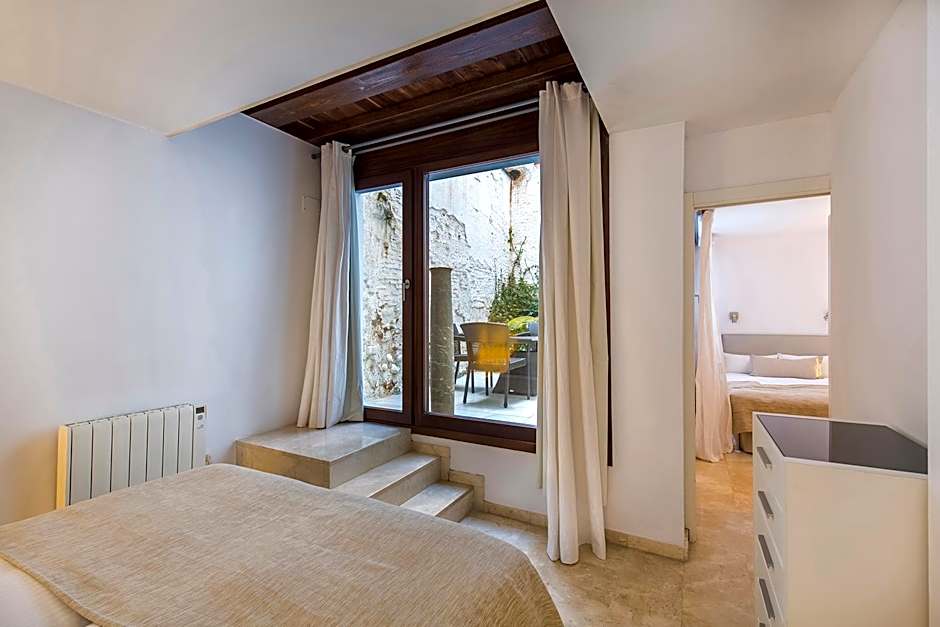 Elvira Suites