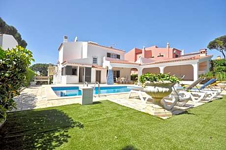 A Fantastic Place for Families, Hilton Hotel are and close to amenities