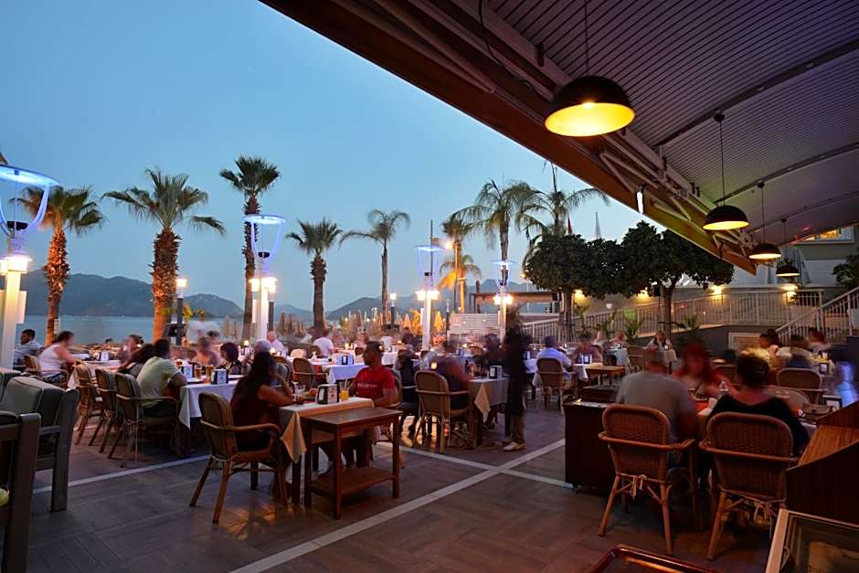 Maris Beach Hotel