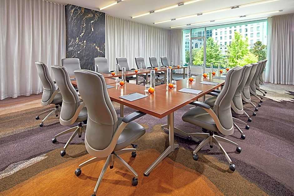 The Statler Dallas, Curio Collection By Hilton