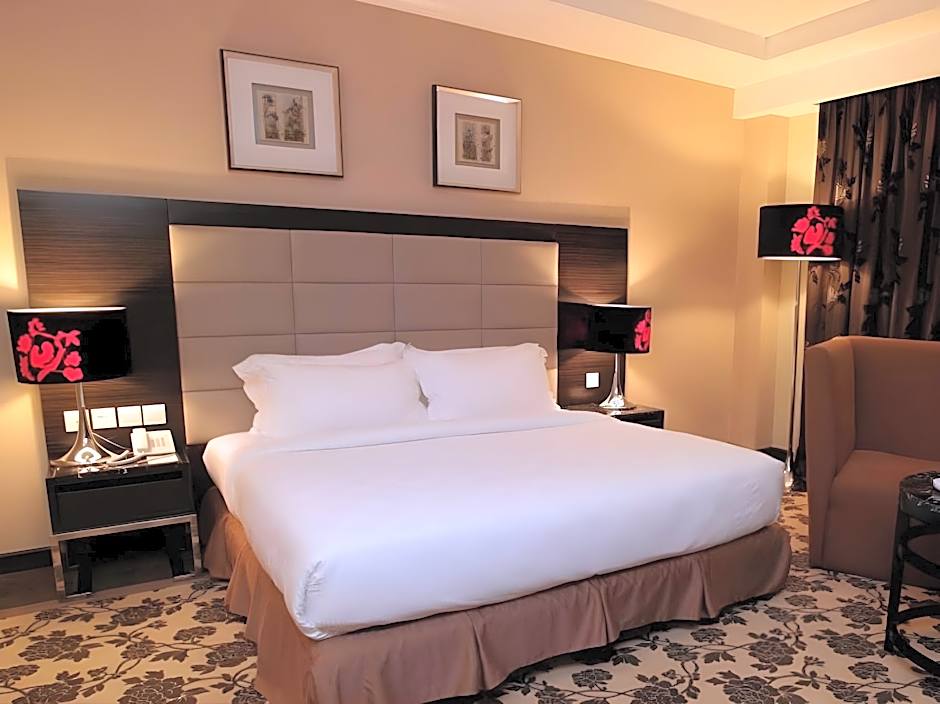 Crown Garden Hotel