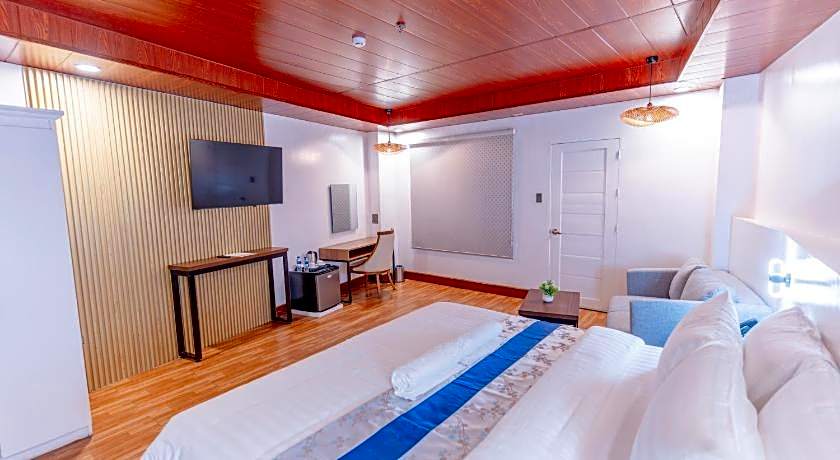 Santiago Cove Hotel and Restaurant