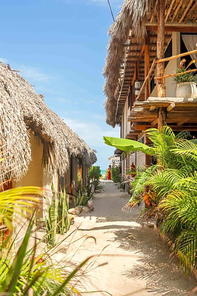 Casa Mate BeachFront Cabañas El Cuyo