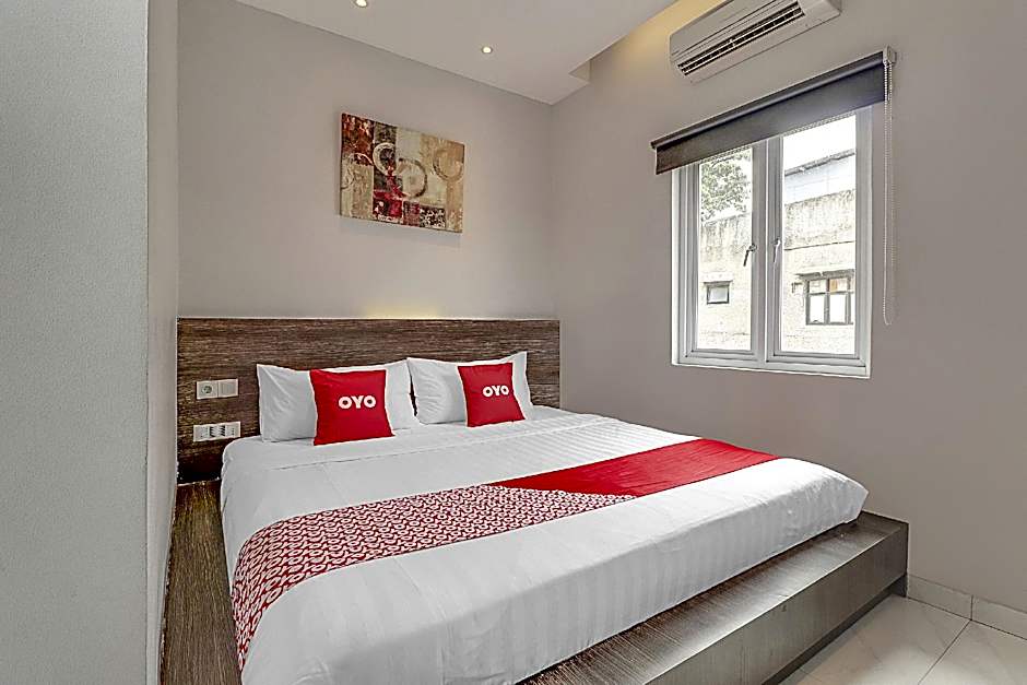 Collection O Cihampelas Near Ciwalk Formerly Regia Cihampelas