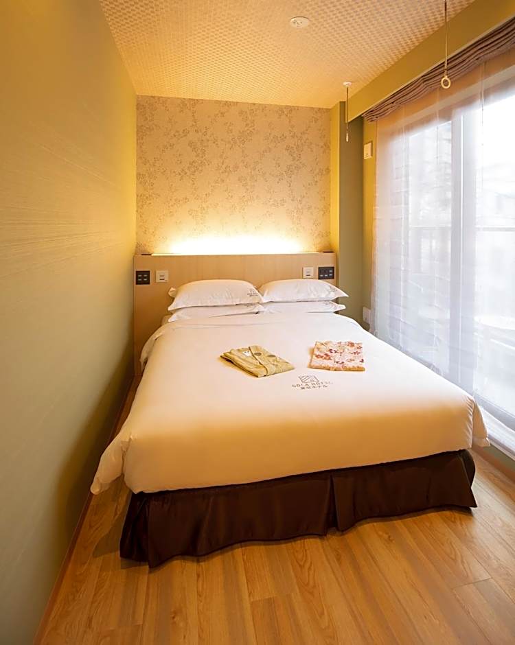 SOLA HOTEL