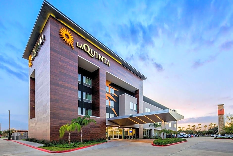 La Quinta Inn & Suites by Wyndham McAllen Convention Center