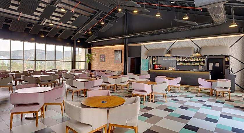 Ramada Hotel & Suites by Wyndham Kusadasi