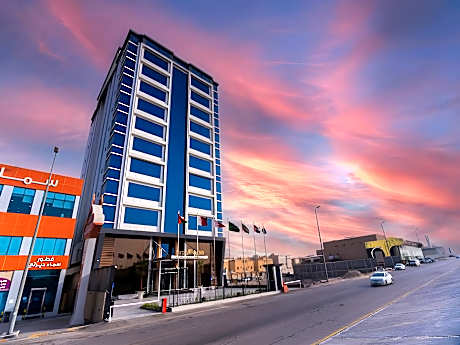 The Gate Hotel and Apartments