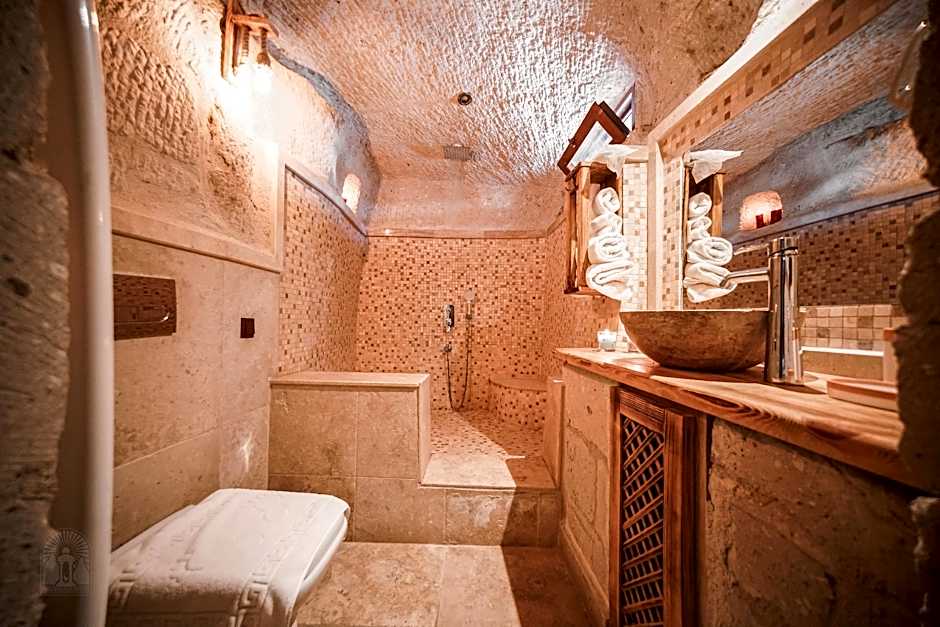 ZEUS CAVE SUITES 