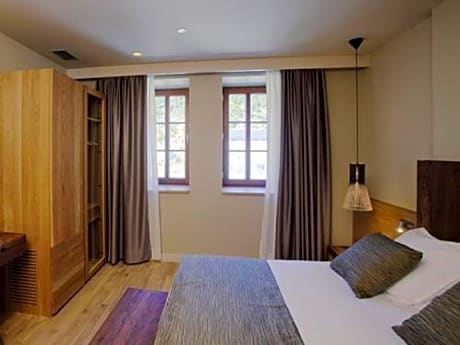 FAMILIAR ROOM (4 ADULTS)