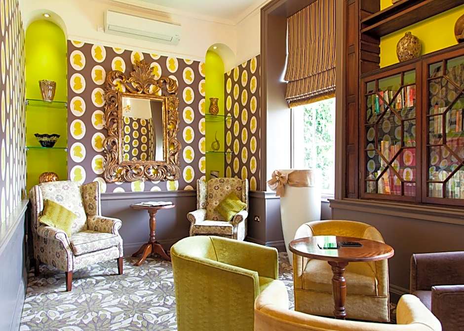 The Riverside House Hotel